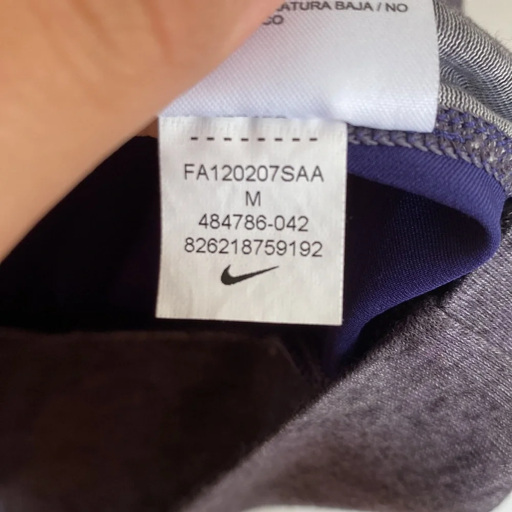 Nike Dri-Fit long sleeve shirt - Size Medium - Picture 7 of 7